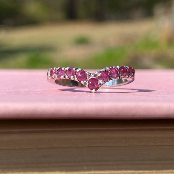 925 Sterling Silver Ruby Chevron Classic Wishbone Ring Size 6.25 - Picture 1 of 10
